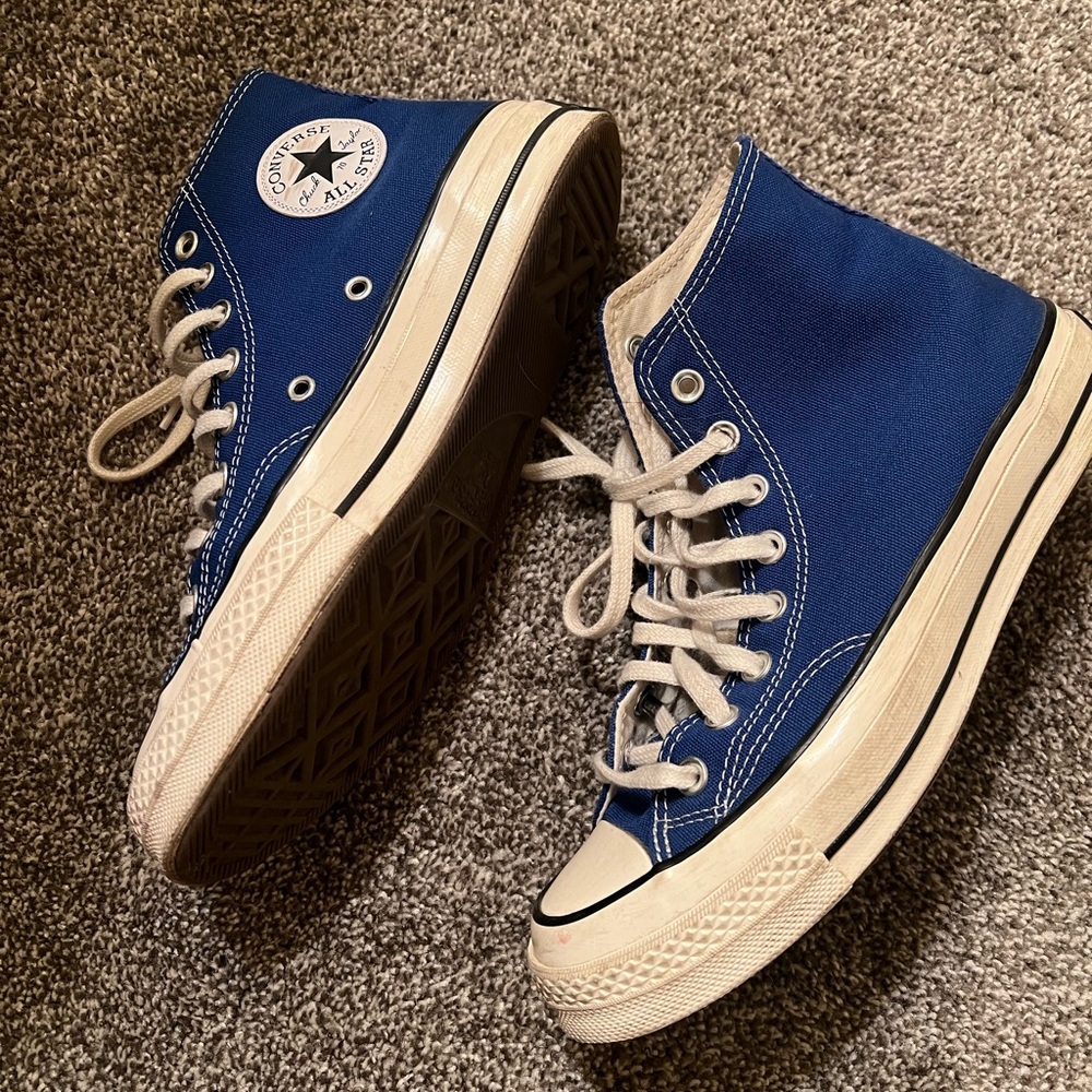 Converse blue